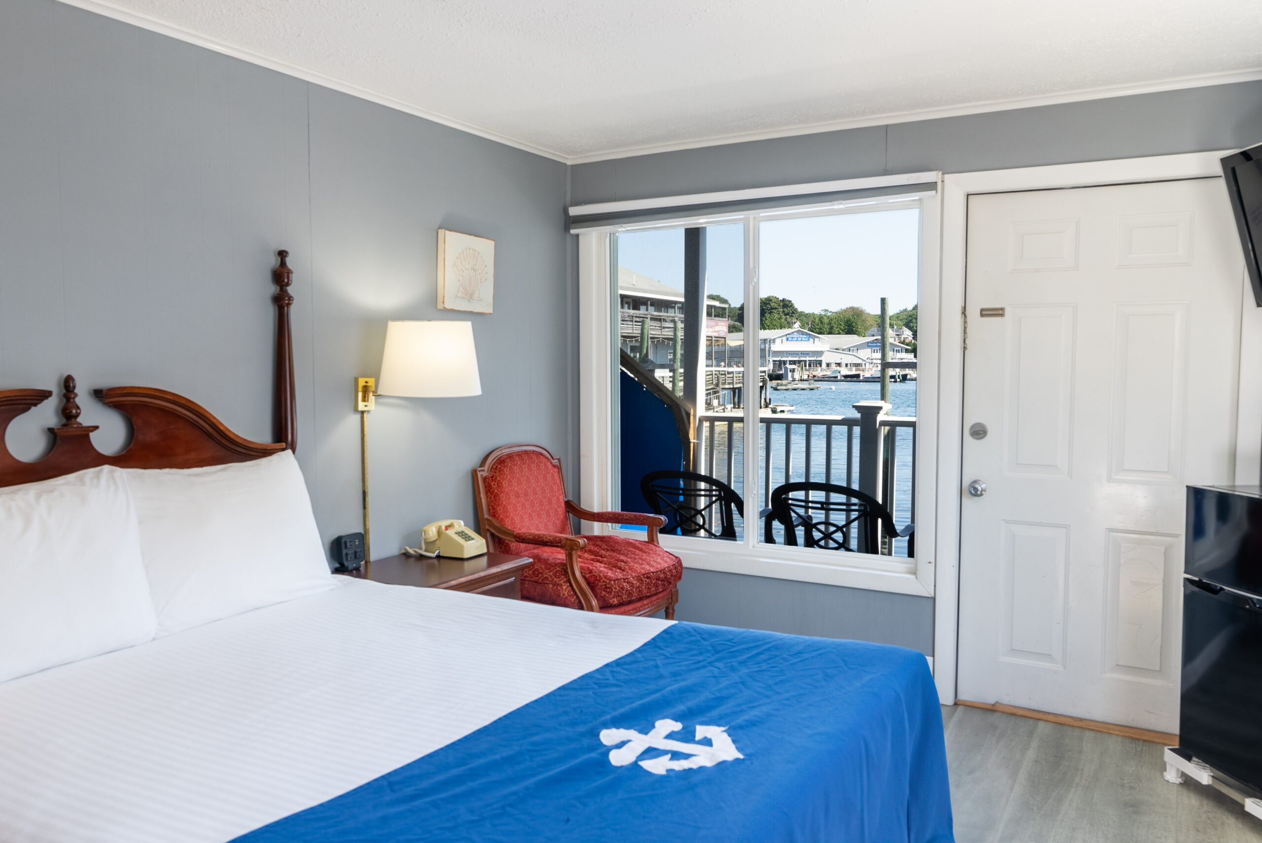 Fisherman Wharf Inn pet friendly room